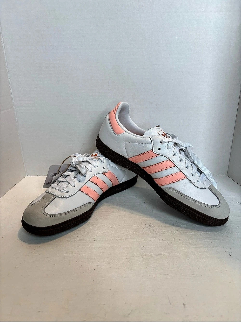 Adidas Samba OG JH5687 White/Coral Sneakers Womens Size 8.5 - brand new with tag